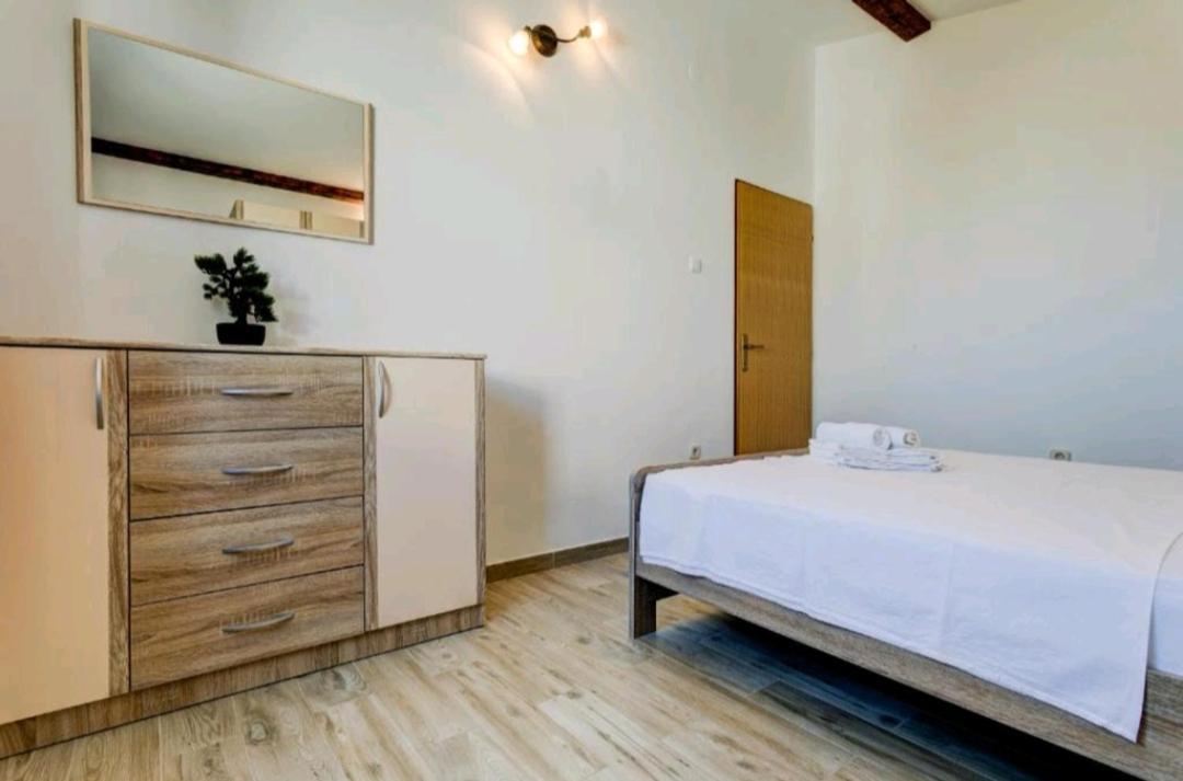 Love Apartments Zečevo Kültér fotó